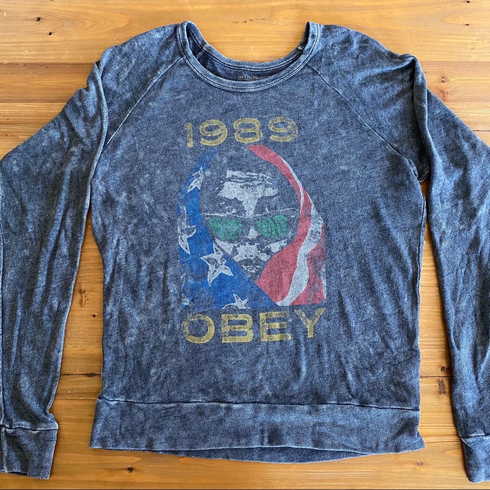 OBEY super cozy vintage style sweater